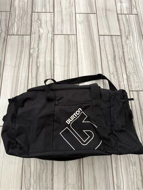 Burton duffle bag. EUC